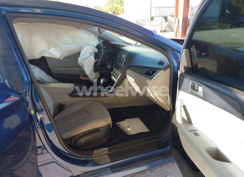 Photo 5 of 2018 Hyundai Sonata SE (VIN 5NPE24AF8JH703585)