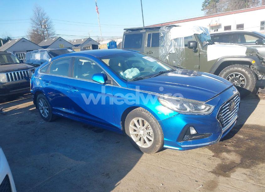 2018 Hyundai Sonata SE (VIN 5NPE24AF8JH721973) main photo