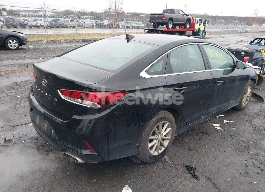 Photo 4 of 2019 Hyundai Sonata SE (VIN 5NPE24AF8KH735664)