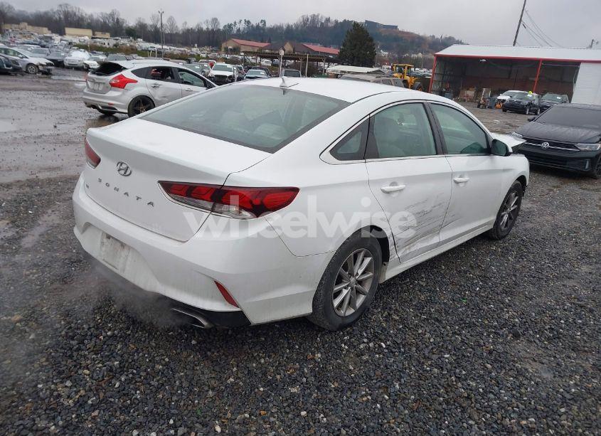 Photo 4 of 2019 Hyundai Sonata SE (VIN 5NPE24AF8KH741173)