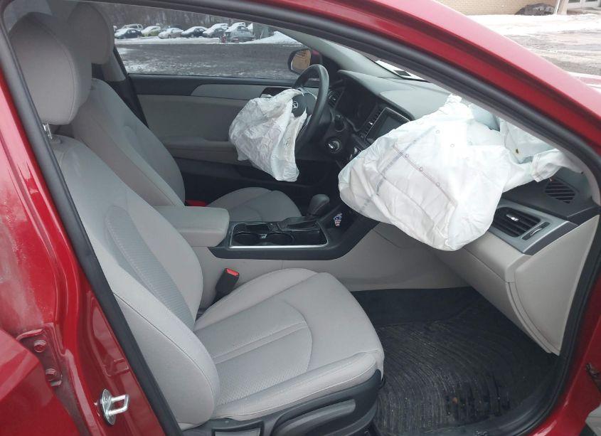 Photo 5 of 2019 Hyundai Sonata SE (VIN 5NPE24AF8KH751590)
