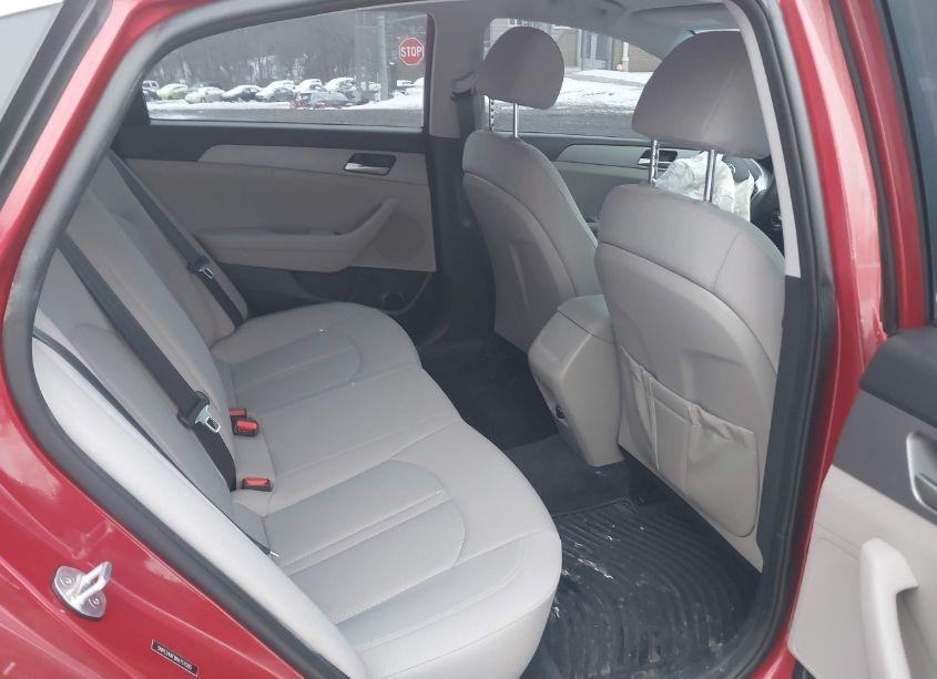 Photo 8 of 2019 Hyundai Sonata SE (VIN 5NPE24AF8KH751590)