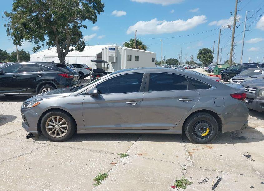 Photo 14 of 2019 Hyundai Sonata SE (VIN 5NPE24AF8KH757129)