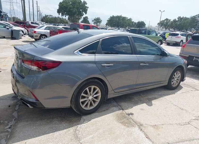 Photo 4 of 2019 Hyundai Sonata SE (VIN 5NPE24AF8KH757129)
