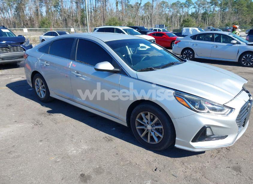 2019 Hyundai Sonata SE (VIN 5NPE24AF8KH769507) main photo