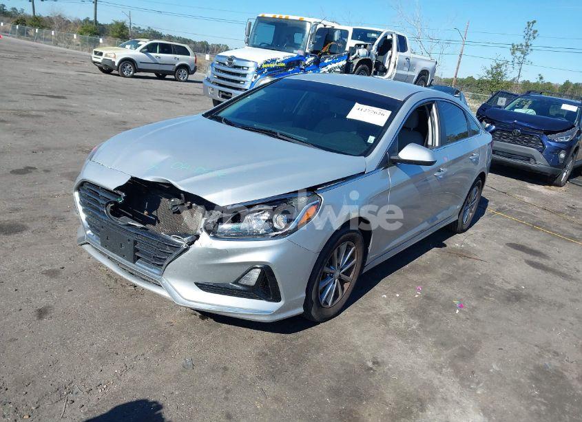 Photo 2 of 2019 Hyundai Sonata SE (VIN 5NPE24AF8KH769507)