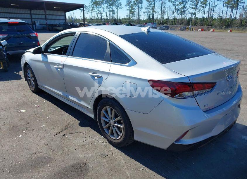 Photo 3 of 2019 Hyundai Sonata SE (VIN 5NPE24AF8KH769507)