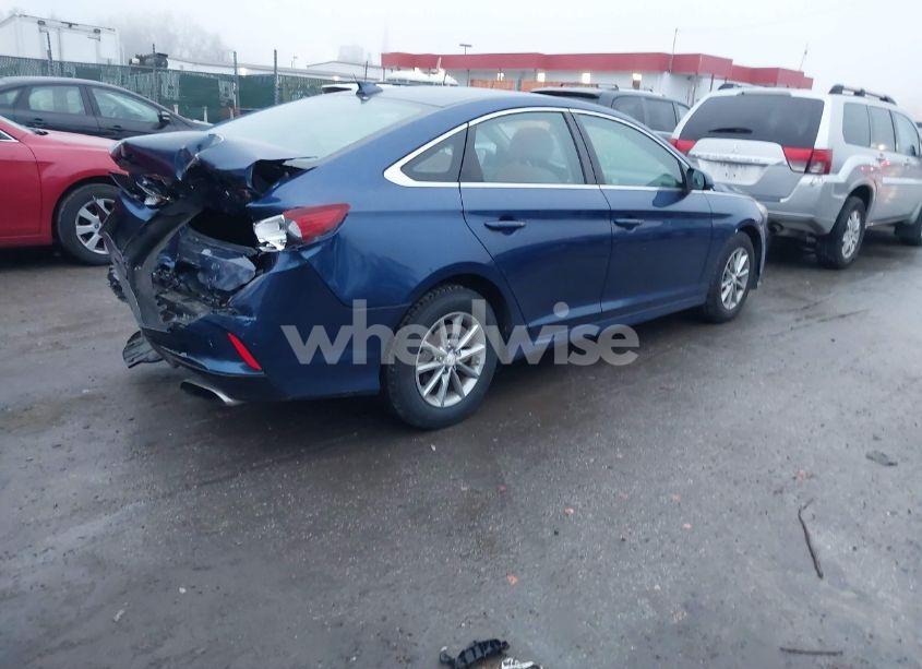 Photo 4 of 2019 Hyundai Sonata SE (VIN 5NPE24AF8KH771290)
