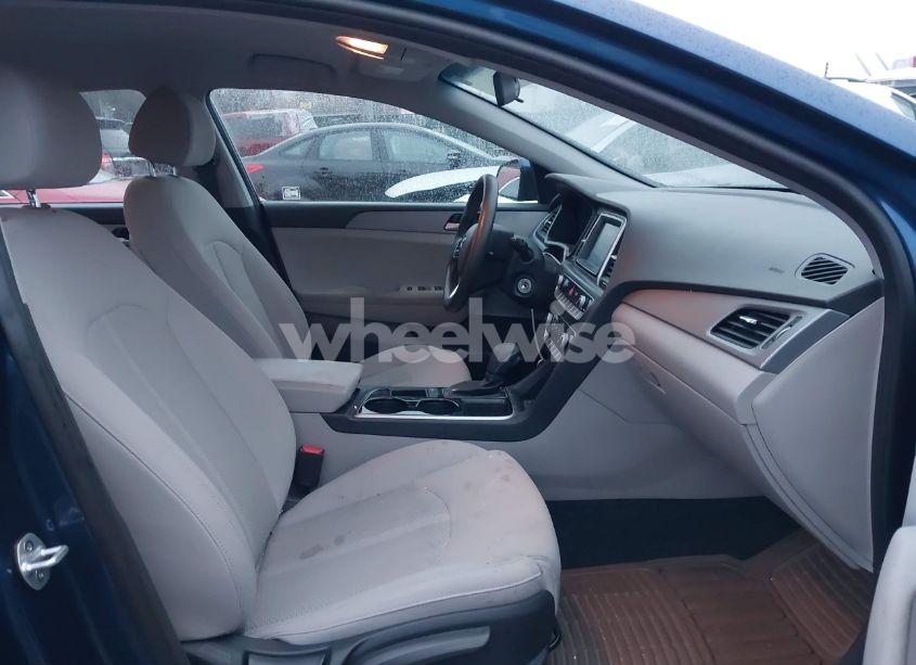Photo 5 of 2019 Hyundai Sonata SE (VIN 5NPE24AF8KH771290)