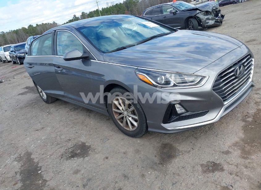 2019 Hyundai Sonata SE (VIN 5NPE24AF8KH800304) main photo