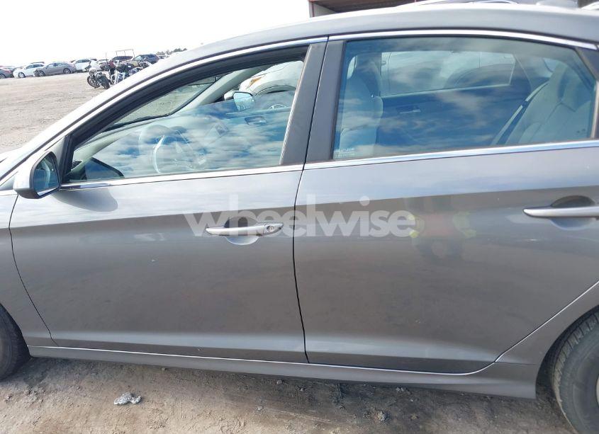 Photo 15 of 2019 Hyundai Sonata SE (VIN 5NPE24AF8KH800304)