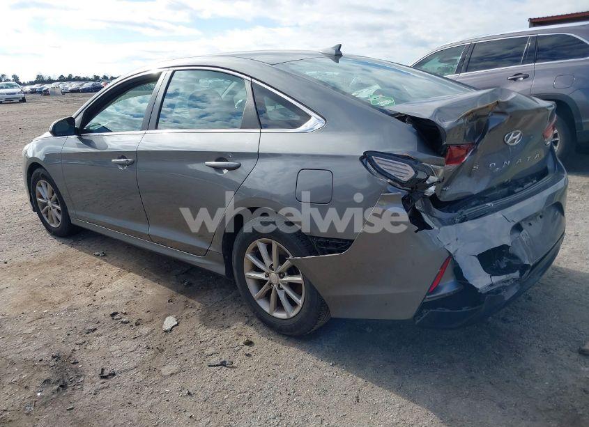 Photo 3 of 2019 Hyundai Sonata SE (VIN 5NPE24AF8KH800304)