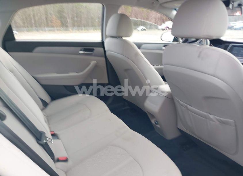 Photo 8 of 2019 Hyundai Sonata SE (VIN 5NPE24AF8KH800304)