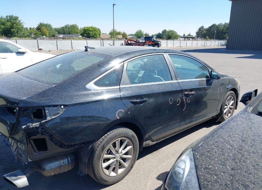 Photo 4 of 2019 Hyundai Sonata SE (VIN 5NPE24AF8KH801632)