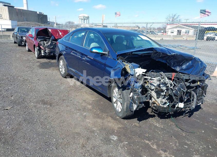 2019 Hyundai Sonata SE (VIN 5NPE24AF8KH802859) main photo