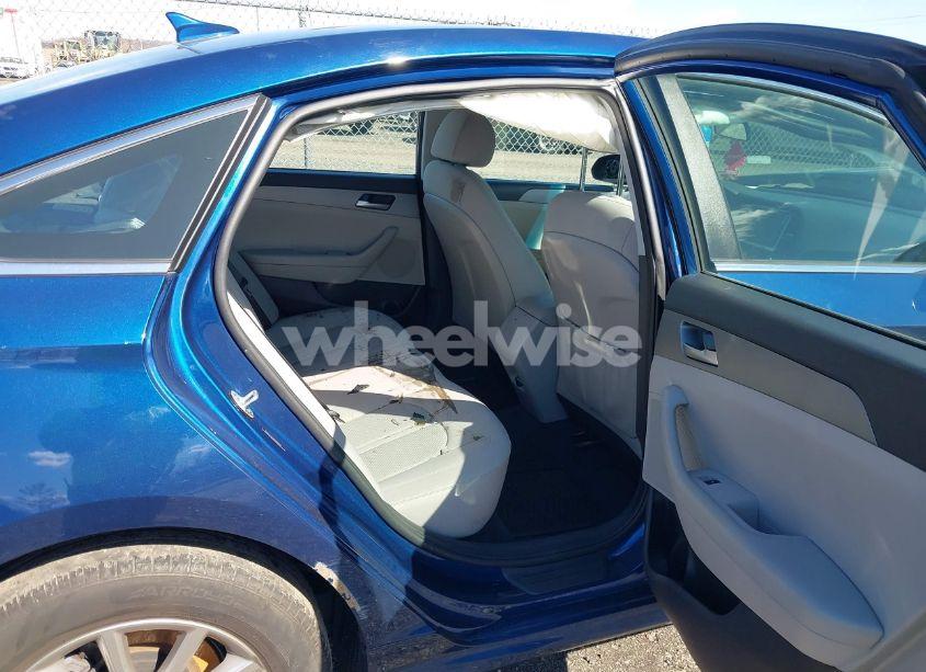 Photo 8 of 2019 Hyundai Sonata SE (VIN 5NPE24AF8KH802859)