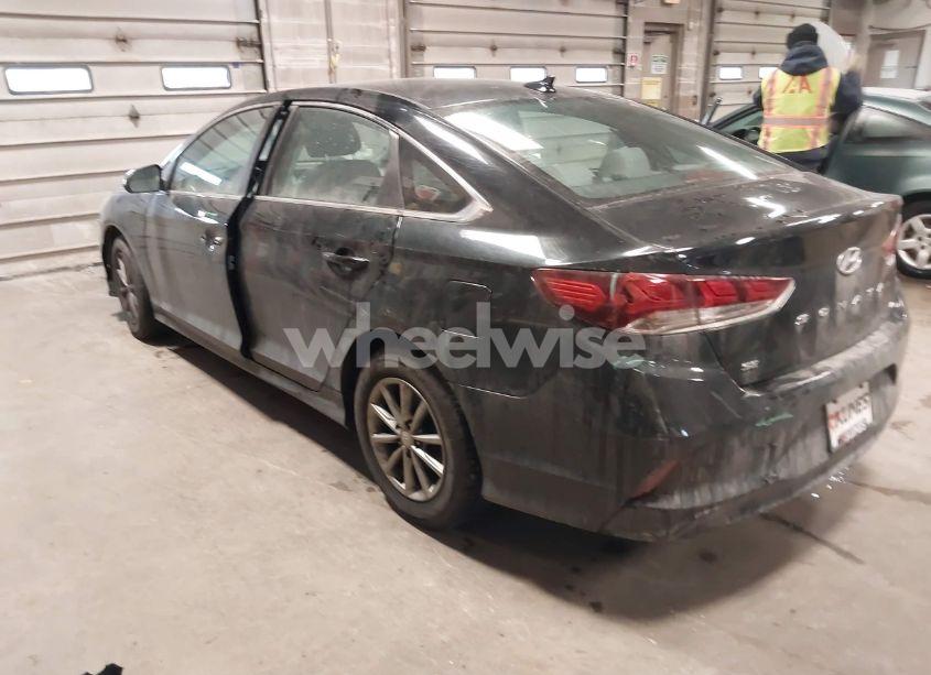 Photo 3 of 2019 Hyundai Sonata SE (VIN 5NPE24AF8KH808001)
