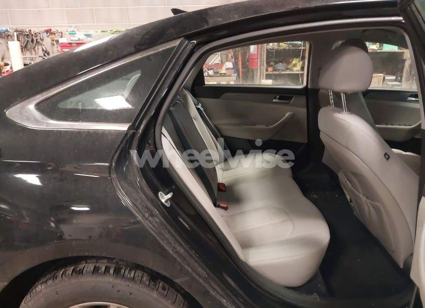 Photo 8 of 2019 Hyundai Sonata SE (VIN 5NPE24AF8KH808001)