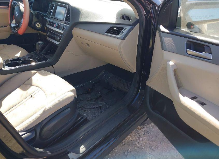 Photo 5 of 2019 Hyundai Sonata SE (VIN 5NPE24AF8KH811366)