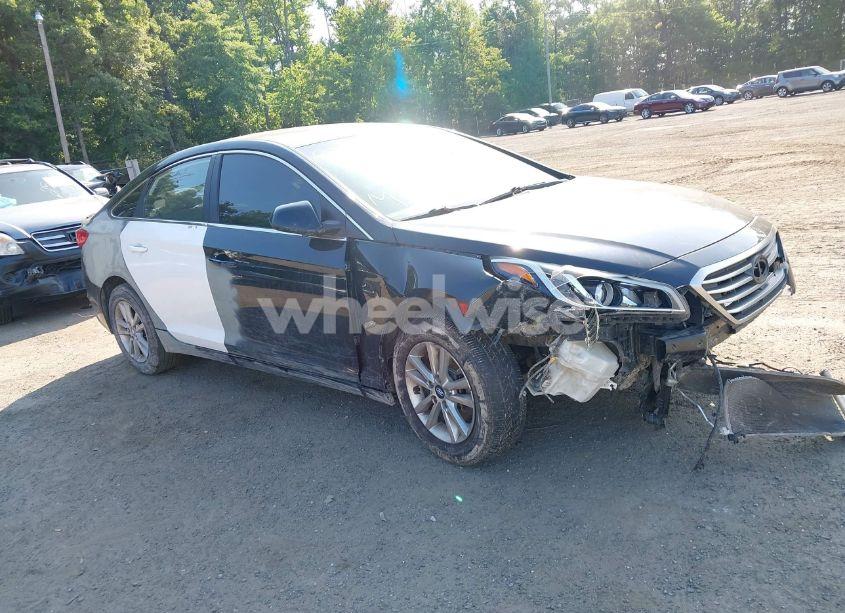 2015 Hyundai Sonata SE (VIN 5NPE24AF9FH001606) main photo