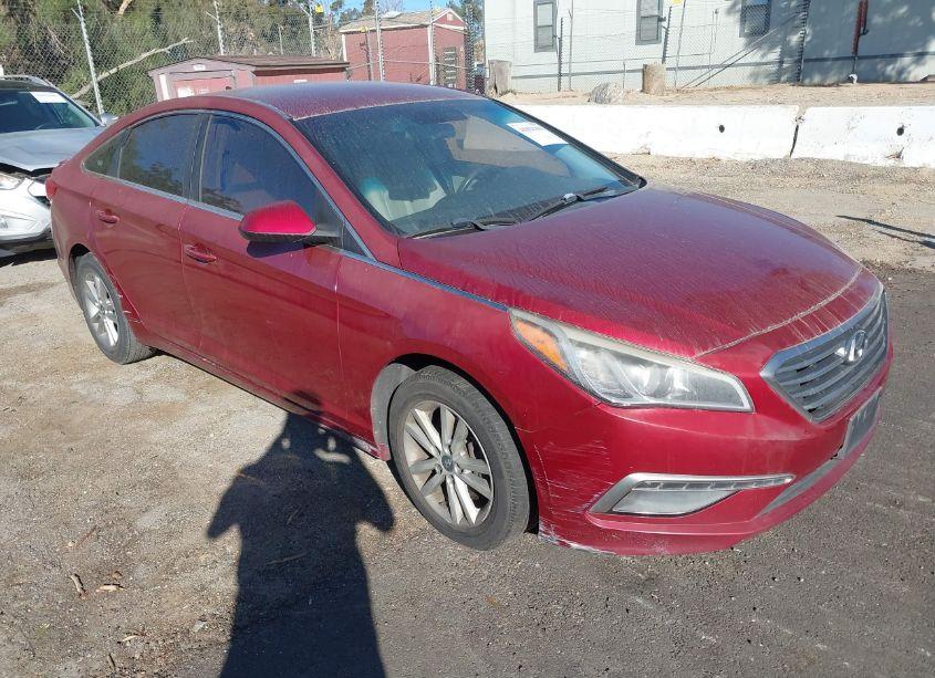 2015 Hyundai Sonata SE (VIN 5NPE24AF9FH007423) main photo
