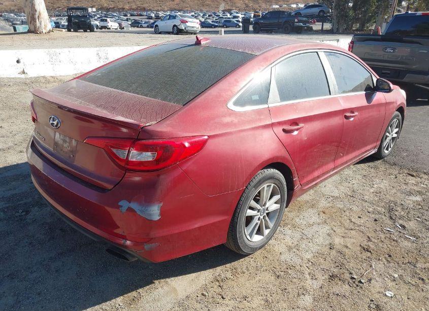 Photo 4 of 2015 Hyundai Sonata SE (VIN 5NPE24AF9FH007423)