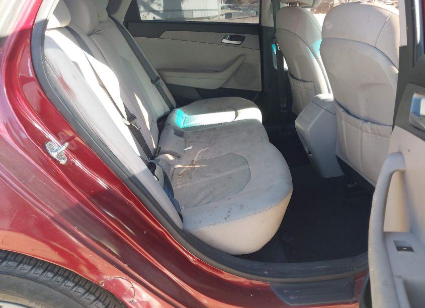 Photo 8 of 2015 Hyundai Sonata SE (VIN 5NPE24AF9FH007423)