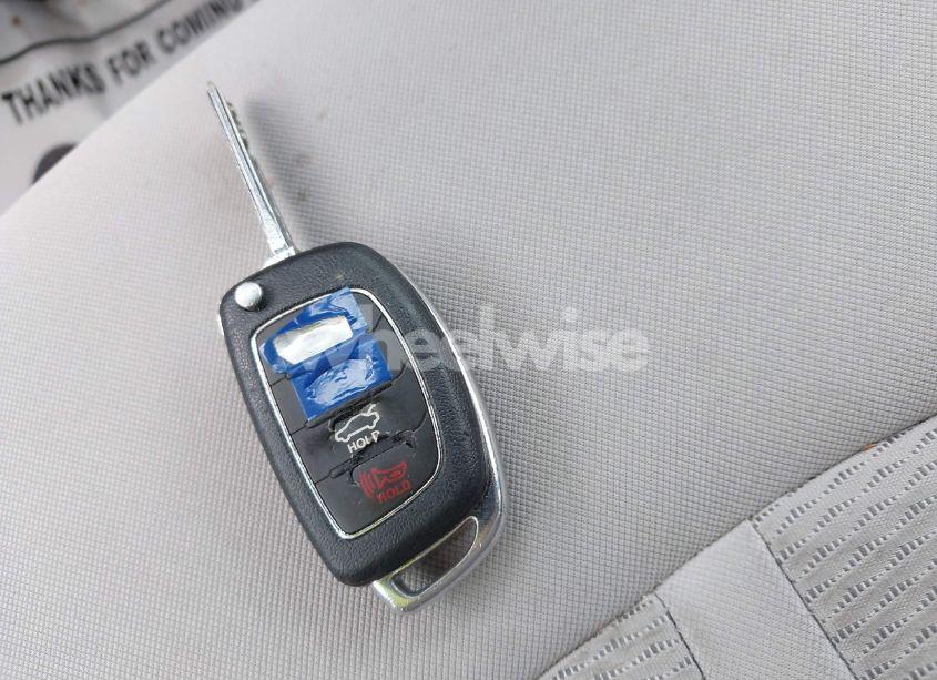 Photo 11 of 2015 Hyundai Sonata SE (VIN 5NPE24AF9FH010533)