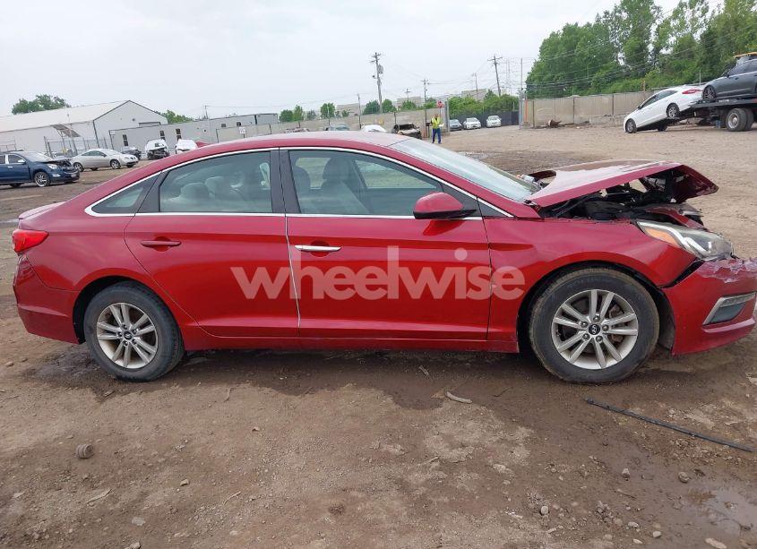 Photo 13 of 2015 Hyundai Sonata SE (VIN 5NPE24AF9FH010533)