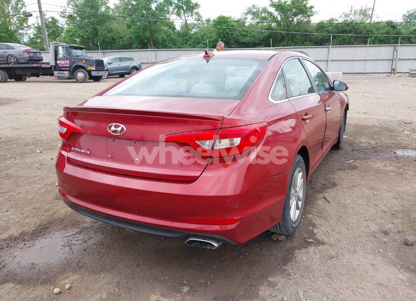 Photo 4 of 2015 Hyundai Sonata SE (VIN 5NPE24AF9FH010533)