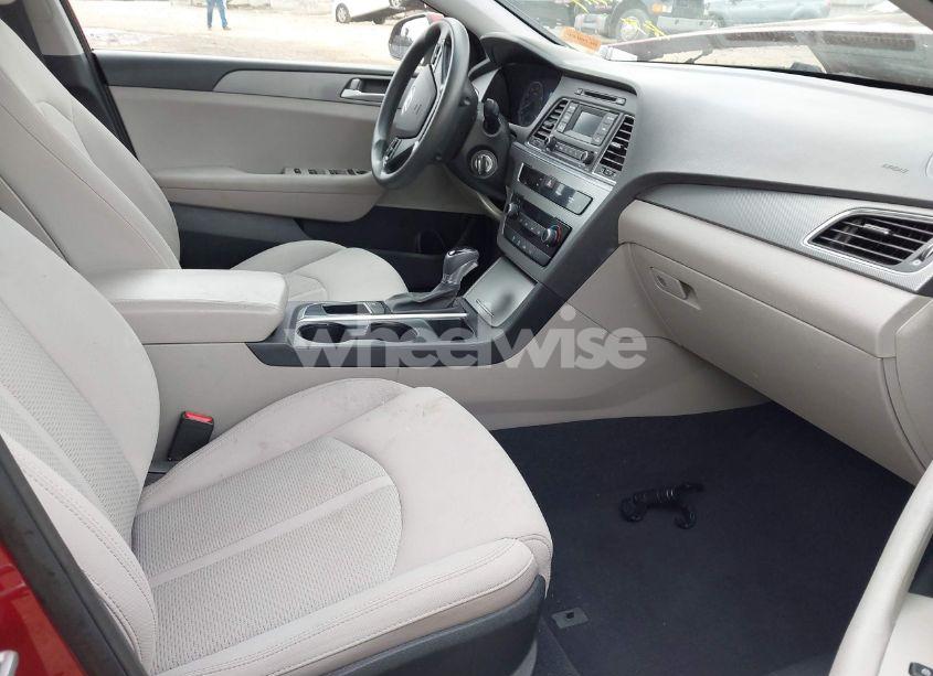 Photo 5 of 2015 Hyundai Sonata SE (VIN 5NPE24AF9FH010533)