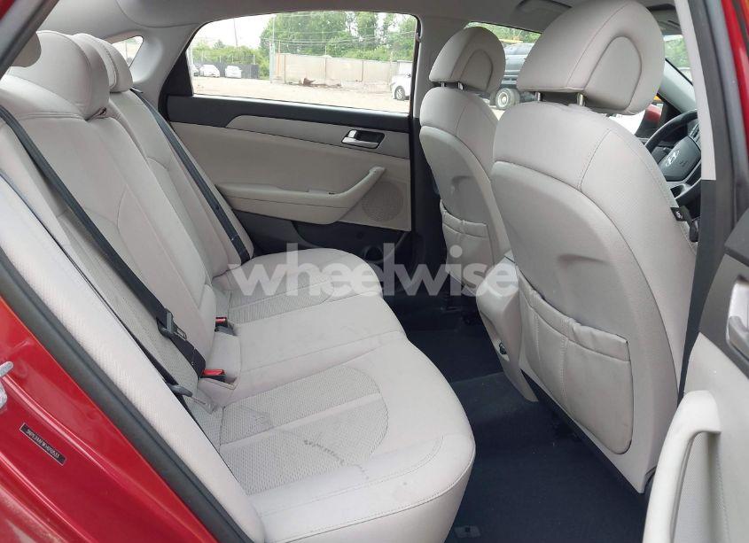 Photo 8 of 2015 Hyundai Sonata SE (VIN 5NPE24AF9FH010533)