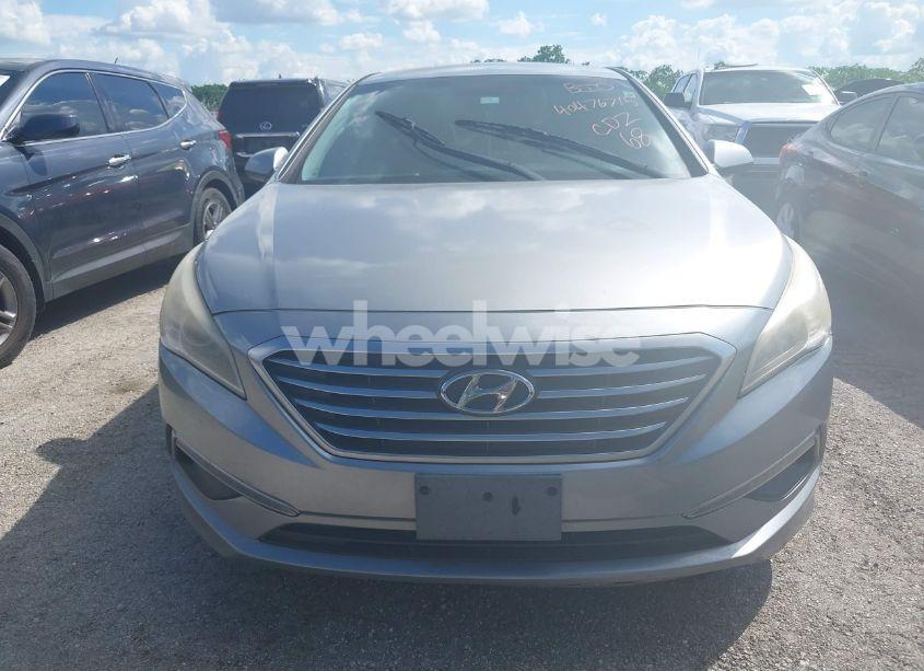 Photo 12 of 2015 Hyundai Sonata SE (VIN 5NPE24AF9FH012668)