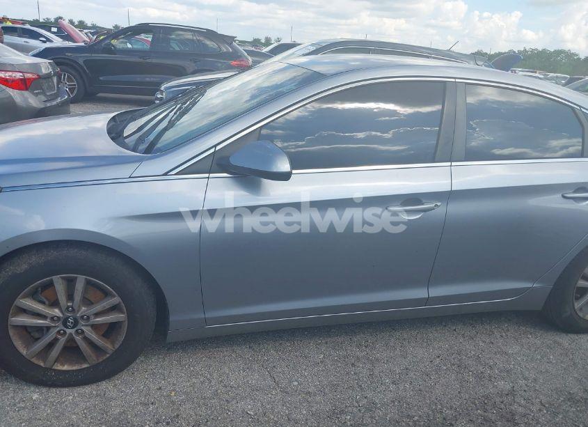 Photo 14 of 2015 Hyundai Sonata SE (VIN 5NPE24AF9FH012668)