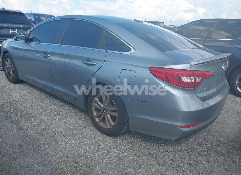 Photo 3 of 2015 Hyundai Sonata SE (VIN 5NPE24AF9FH012668)