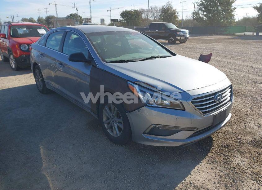 2015 Hyundai Sonata SE (VIN 5NPE24AF9FH037232) main photo