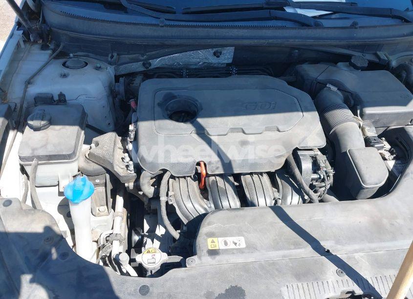 Photo 10 of 2015 Hyundai Sonata SE (VIN 5NPE24AF9FH041944)