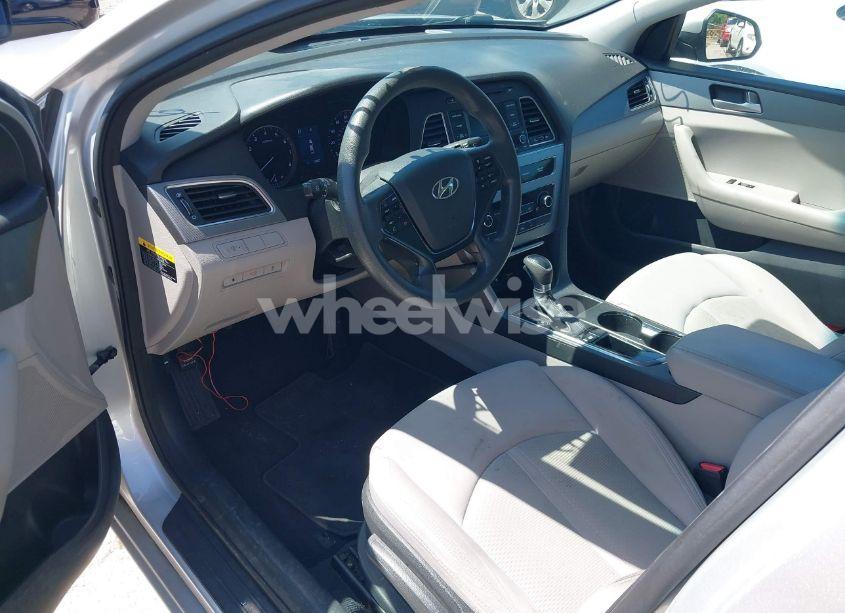 Photo 12 of 2015 Hyundai Sonata SE (VIN 5NPE24AF9FH041944)