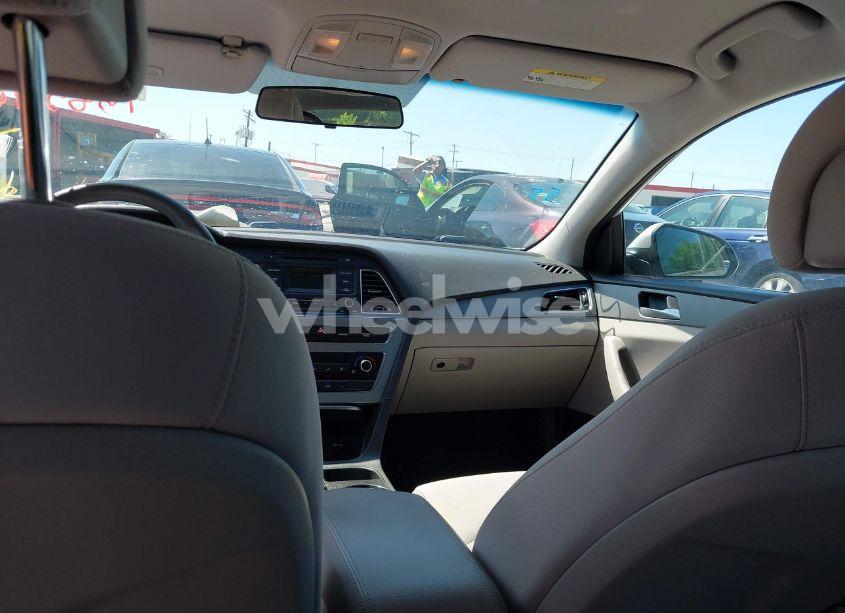 Photo 13 of 2015 Hyundai Sonata SE (VIN 5NPE24AF9FH041944)