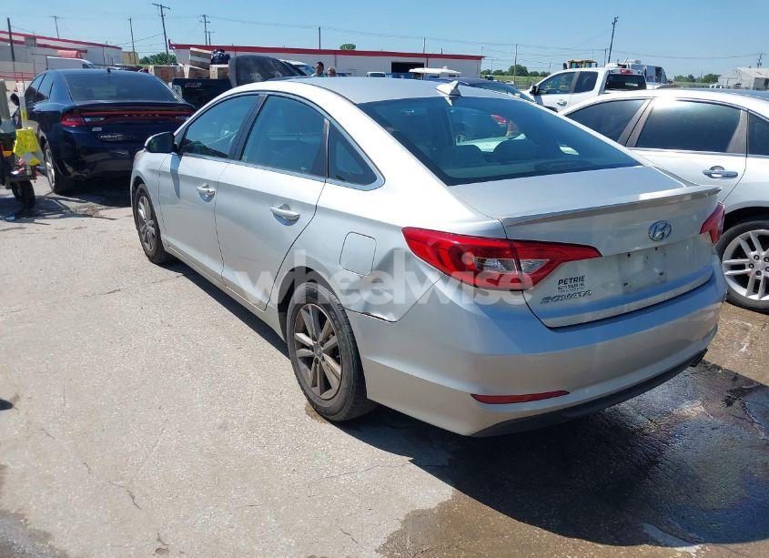 Photo 3 of 2015 Hyundai Sonata SE (VIN 5NPE24AF9FH041944)