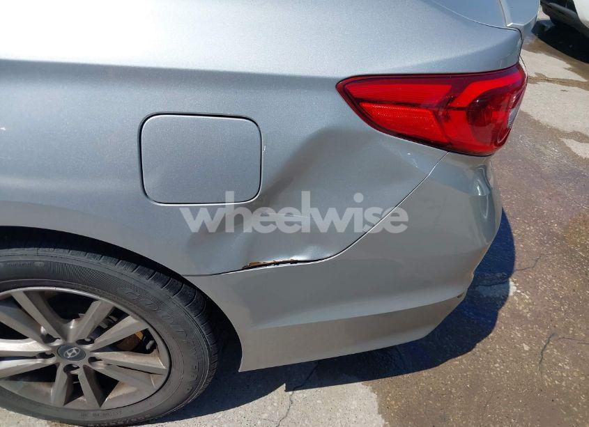 Photo 6 of 2015 Hyundai Sonata SE (VIN 5NPE24AF9FH041944)