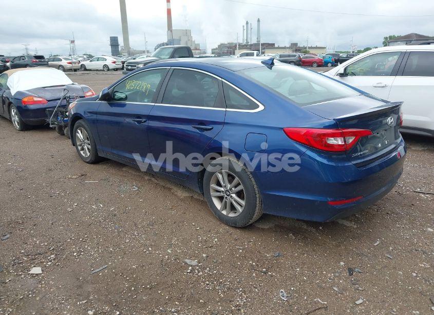 Photo 3 of 2015 Hyundai Sonata SE (VIN 5NPE24AF9FH043127)