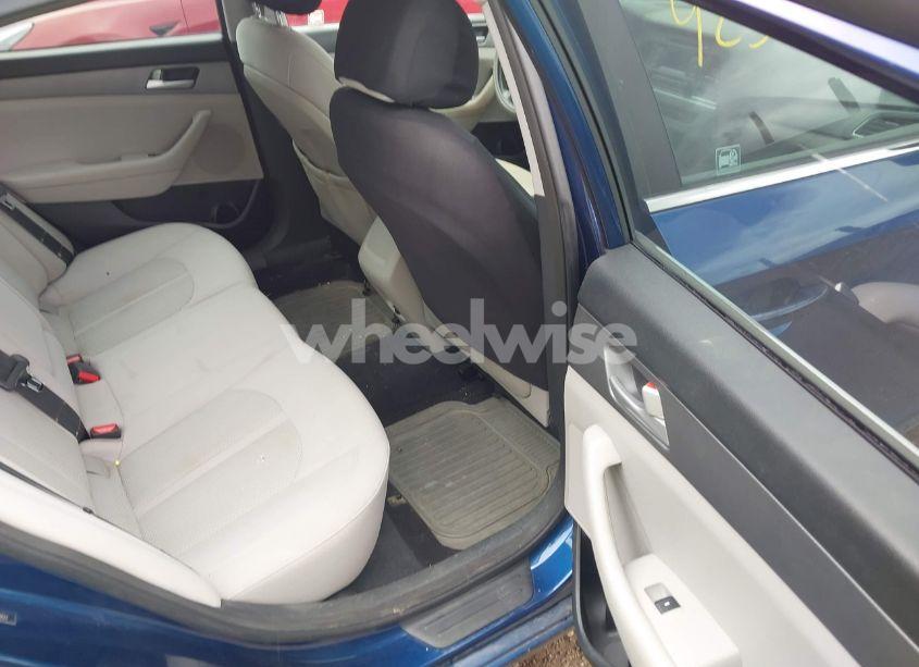 Photo 8 of 2015 Hyundai Sonata SE (VIN 5NPE24AF9FH043127)