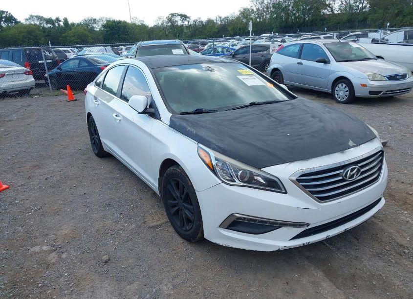 2015 Hyundai Sonata SE (VIN 5NPE24AF9FH059019) main photo