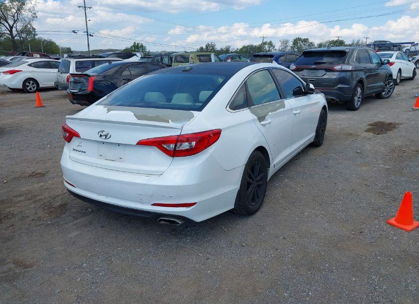 Photo 4 of 2015 Hyundai Sonata SE (VIN 5NPE24AF9FH059019)