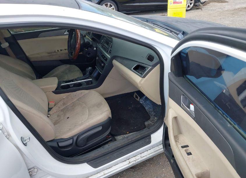 Photo 5 of 2015 Hyundai Sonata SE (VIN 5NPE24AF9FH059019)