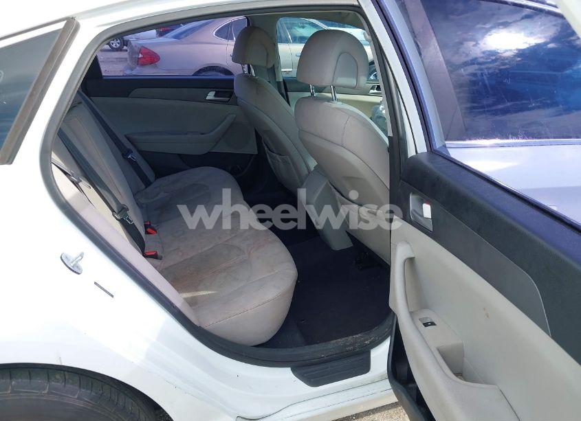 Photo 8 of 2015 Hyundai Sonata SE (VIN 5NPE24AF9FH105271)