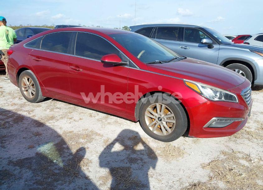 2015 Hyundai Sonata SE (VIN 5NPE24AF9FH122152) main photo