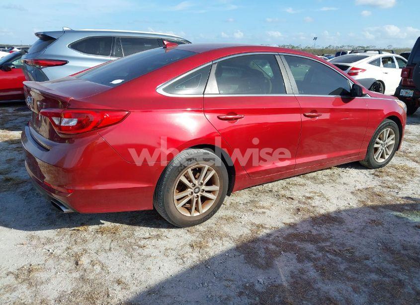 Photo 4 of 2015 Hyundai Sonata SE (VIN 5NPE24AF9FH122152)