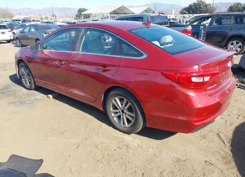 Photo 3 of 2015 Hyundai Sonata SE (VIN 5NPE24AF9FH139081)